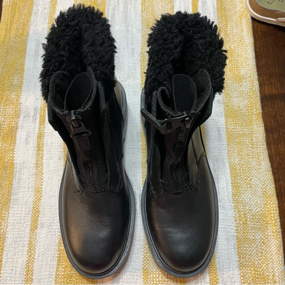 UGG Czeriesa Waterproof Leather Combat Boots - Size 6 - Picture 13 of 14